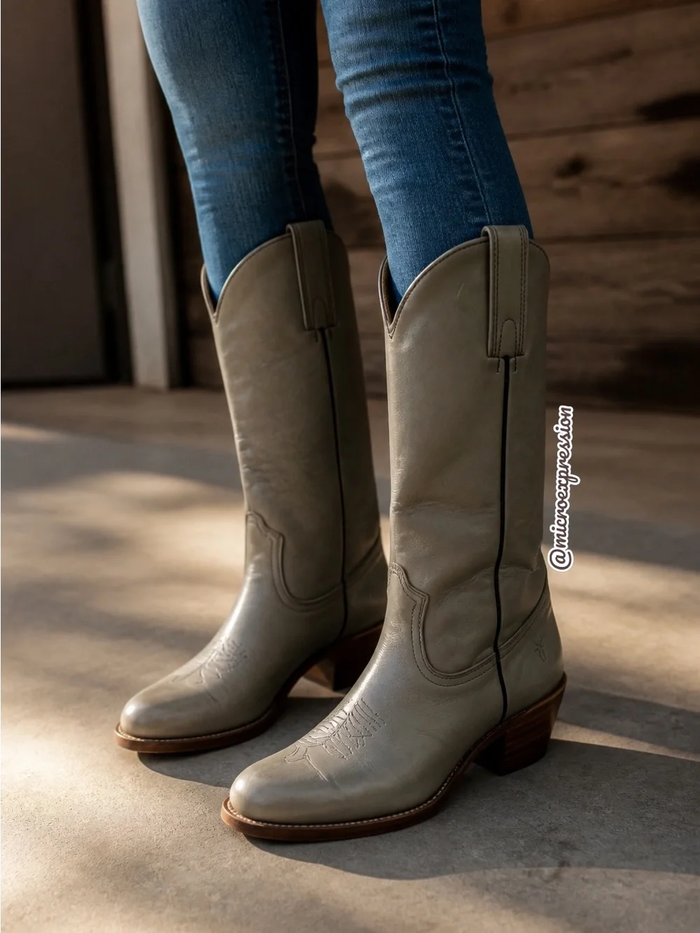 1980 Frye VINTAGE Grey Leather Embroidered Western Fall/Summer Cowboy Boho Boot